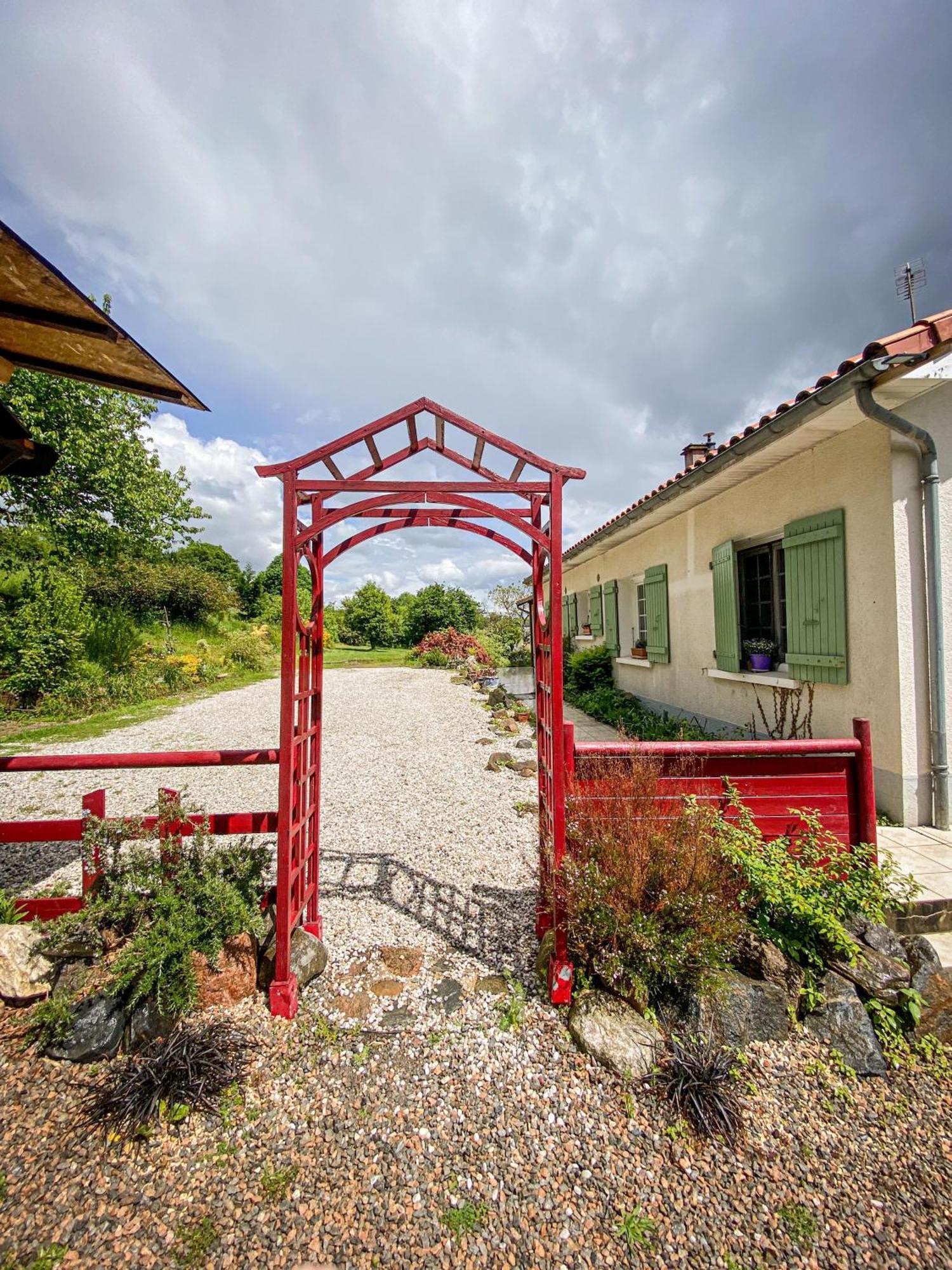 Ryokan Lankana Exideuil-sur-Vienne Kültér fotó
